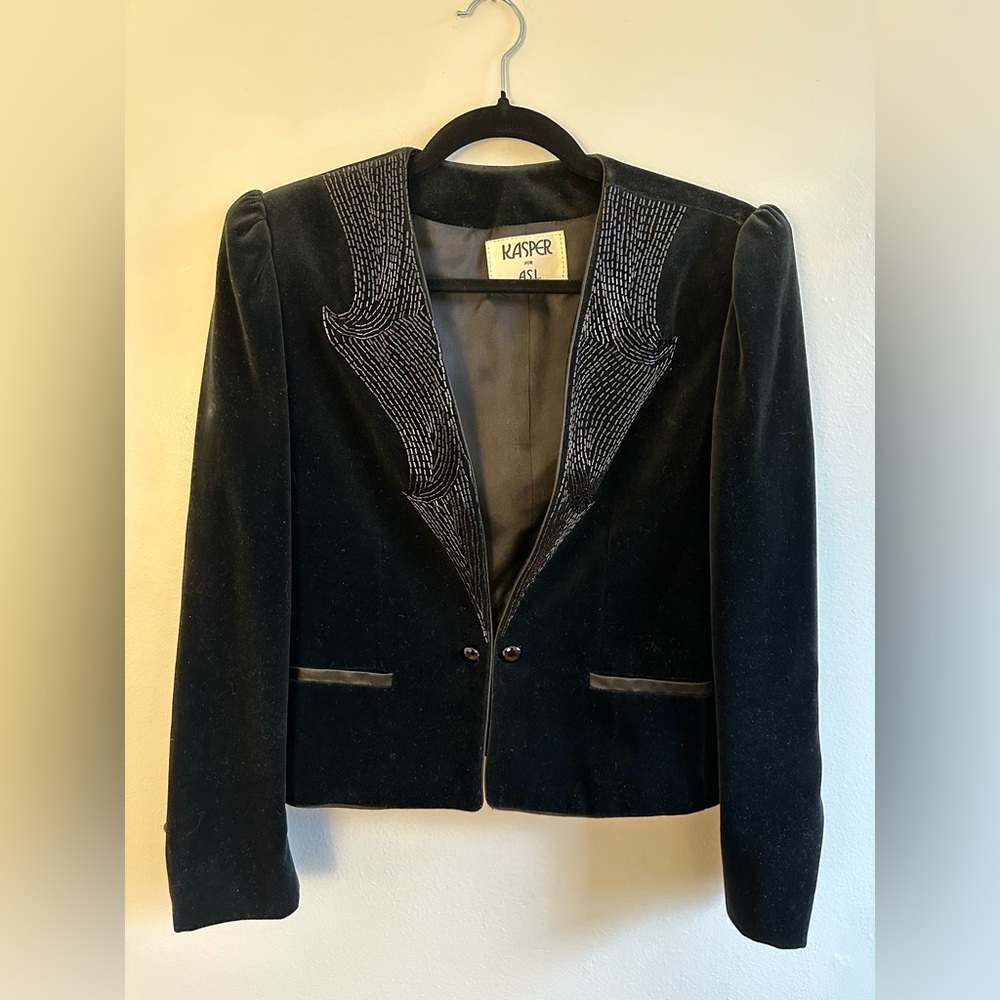 Women’s Vintage Velvet Beaded Blazer